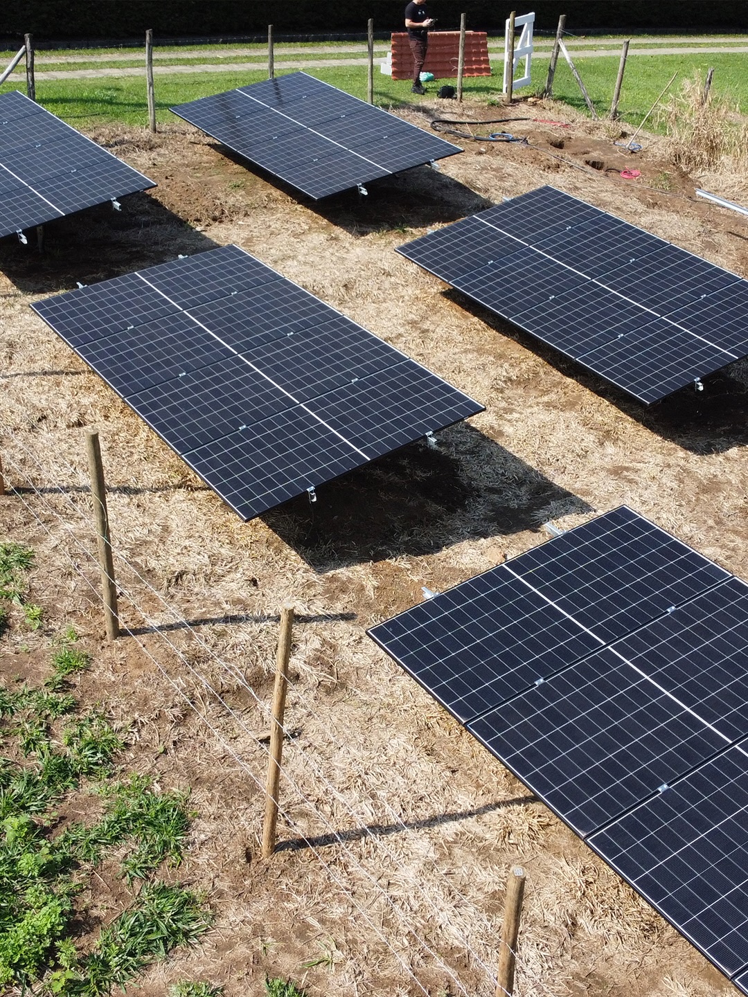 Usina solar em solo na Região Serrana do RJ: projeto rural da JRA